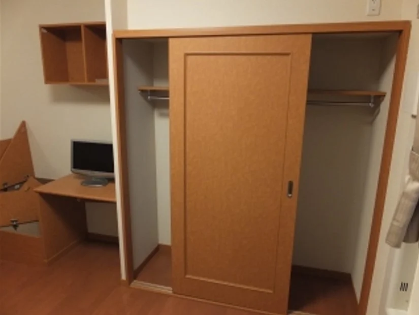 居室：１Fはフローリング　2Fは絨毯