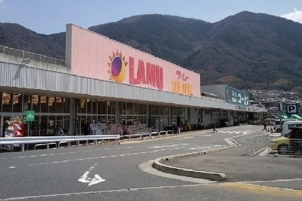 ラ・ムーまで700m