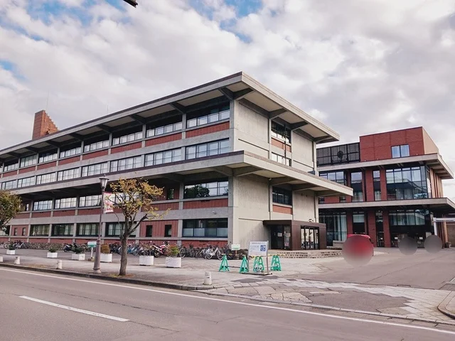 弘前市役所まで1842m