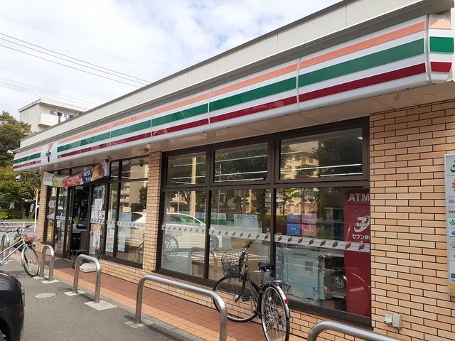 セブンイレブンまで231m