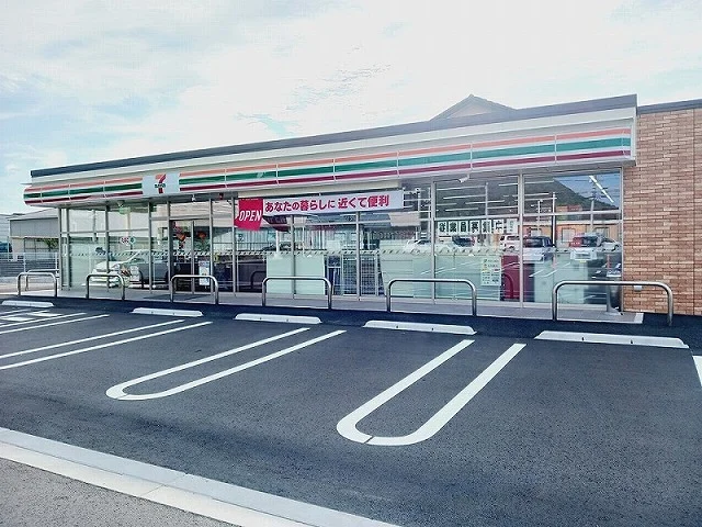 セブンイレブン芥見長山店まで500m