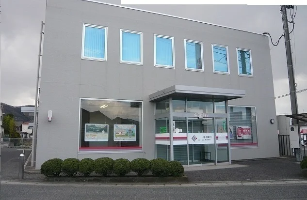 中国銀行彦崎支店まで750m