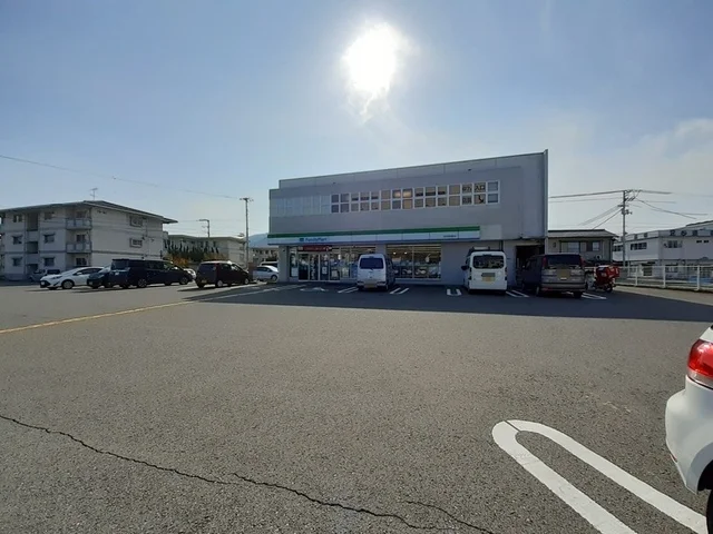 ファミリーマート 高知朝倉横町まで180m
