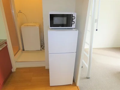 電子レンジ、冷蔵庫完備