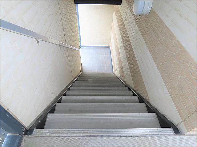 階段上からのアングルです