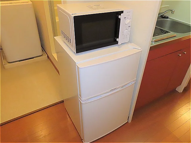 電子レンジ、冷蔵庫完備