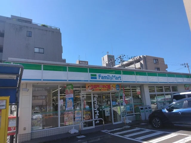 ファミリーマート泉中央駅前店まで600m