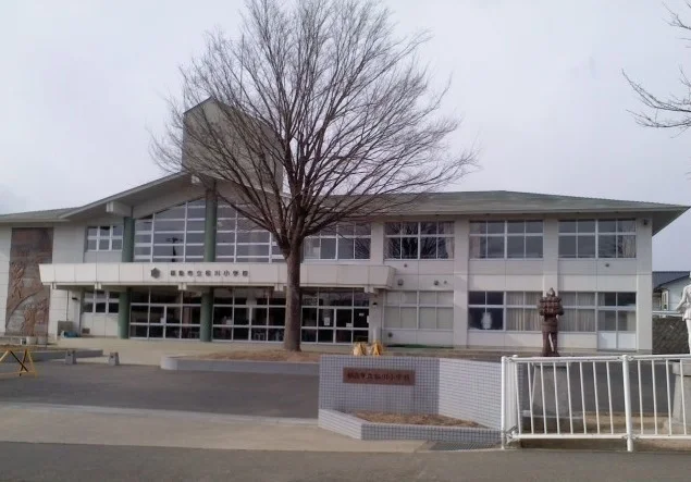 松川小学校まで1700m
