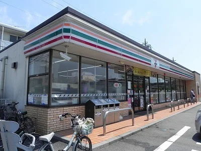 セブンイレブンまで650m