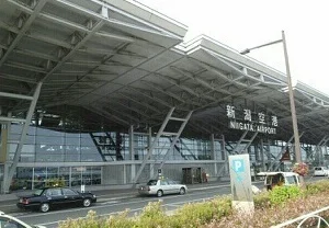 新潟空港まで2100m