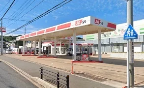 ガソリンスタンドまで598m