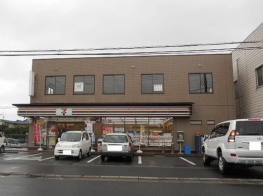 セブンイレブン木更津岩根店まで1000m