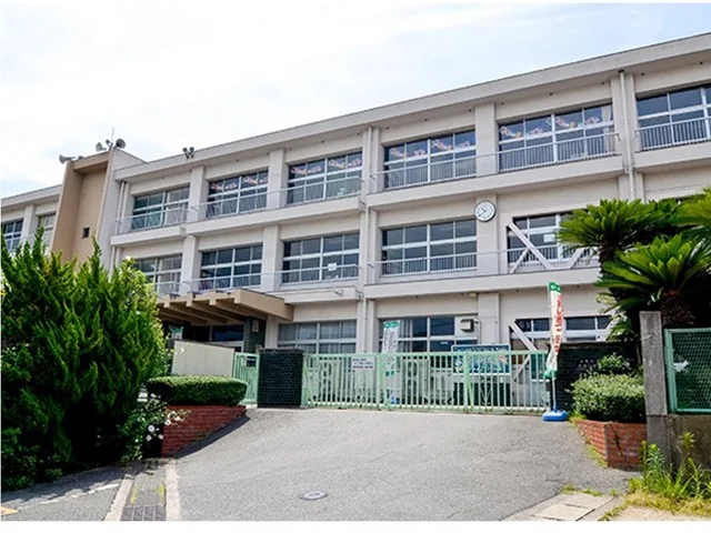 赤崎小学校まで200m