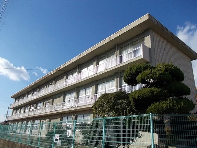 駅家西小学校まで550m
