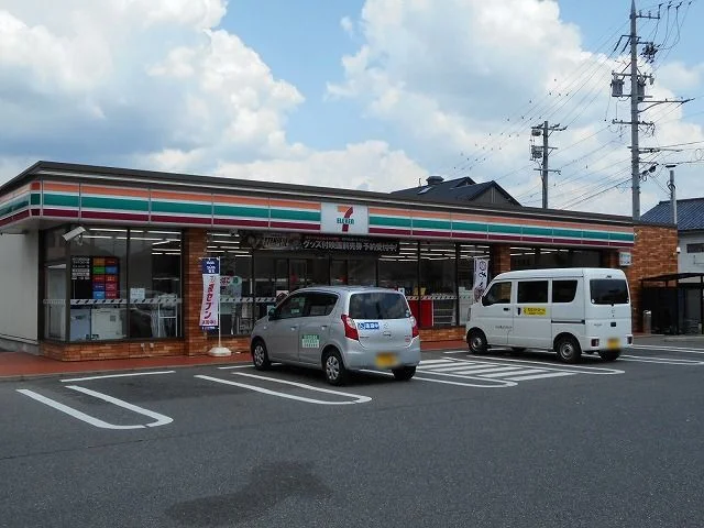 セブンイレブン　松本島内青島店まで700m