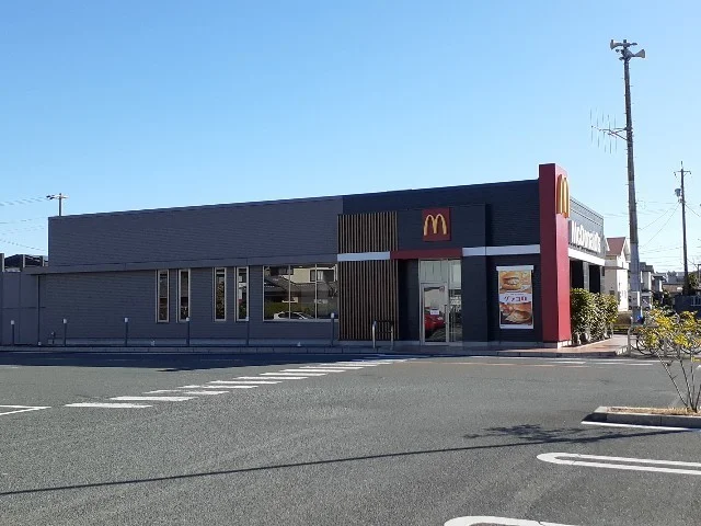 マクドナルド磐田バロー店まで450m