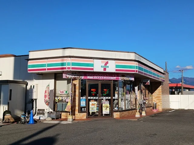 セブンイレブン　富士バイパス店まで450m
