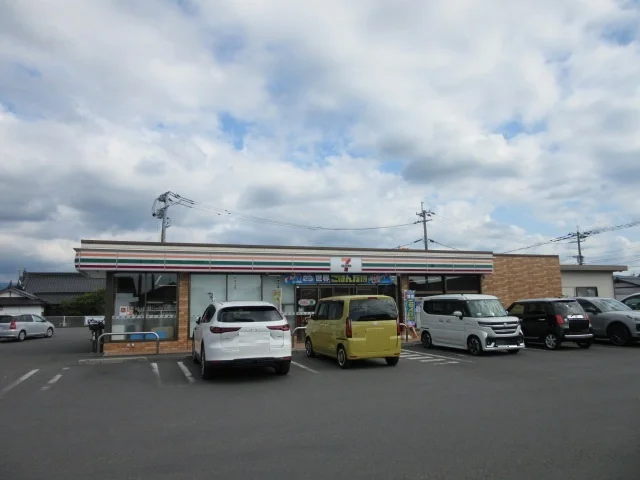 セブンイレブン八代鏡店まで4400m