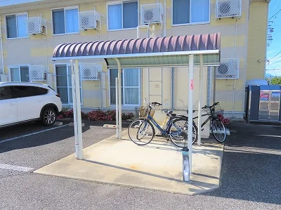 屋根付き駐輪場あり