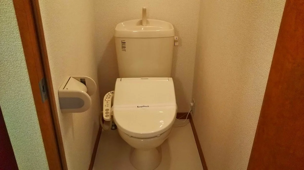 温水洗浄便座付きです。