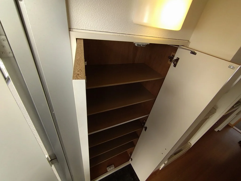 シューズボックス