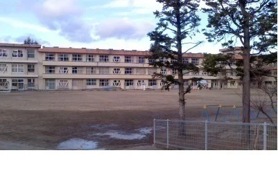 福島市立渡利小学校まで2400m