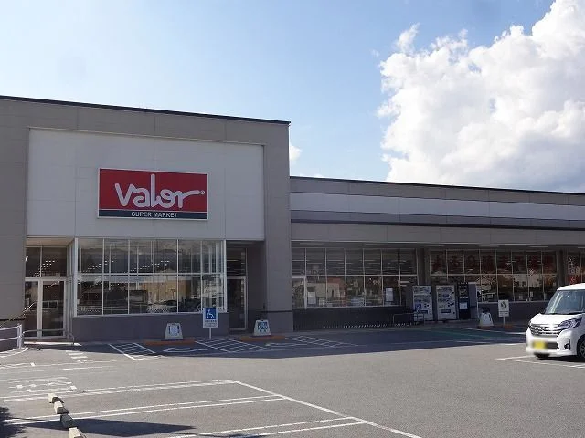 バロー　伊那境店まで1100m