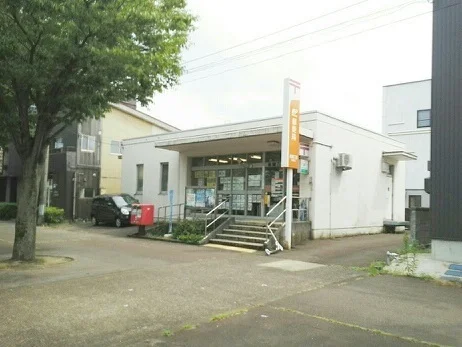 長岡三和郵便局まで520m