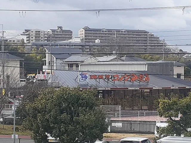 コメダ珈琲狭山池店様まで1400m