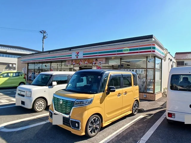 セブンイレブン　三重大原店まで550m