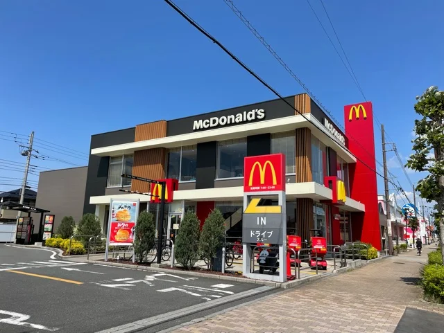 マクドナルドまで1000m