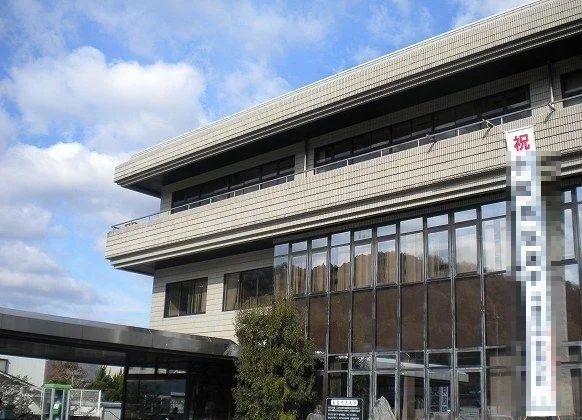 美馬市役所まで2500m