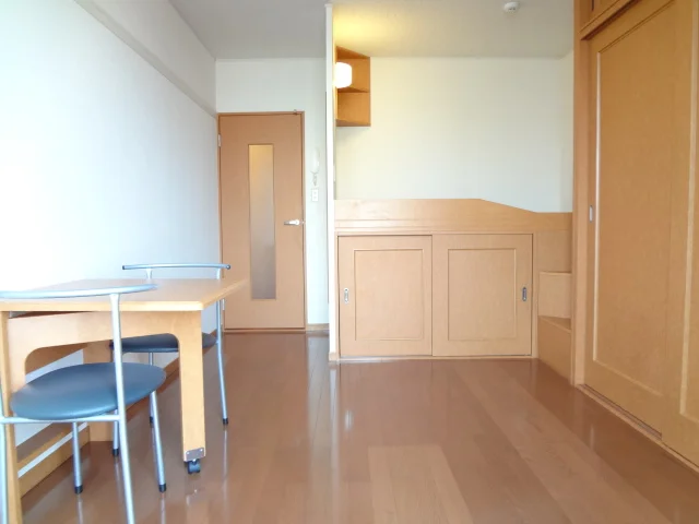 机は用途に合わせて折りたたみ可能！