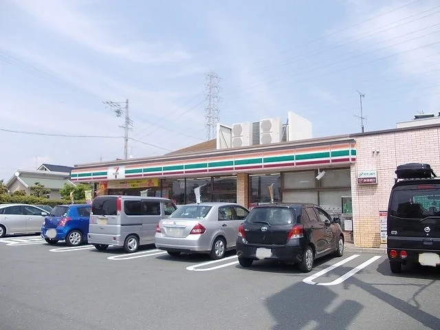 セブンイレブン磐田富士見台店まで500m