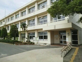 福江小学校まで980m