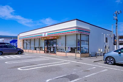 セブンイレブンまで600m