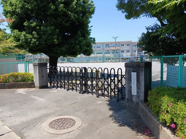 岐阜市立岩小学校まで1100m