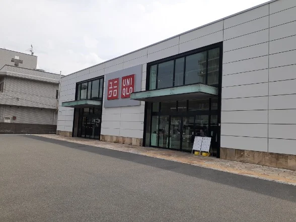 ユニクロまで1200m