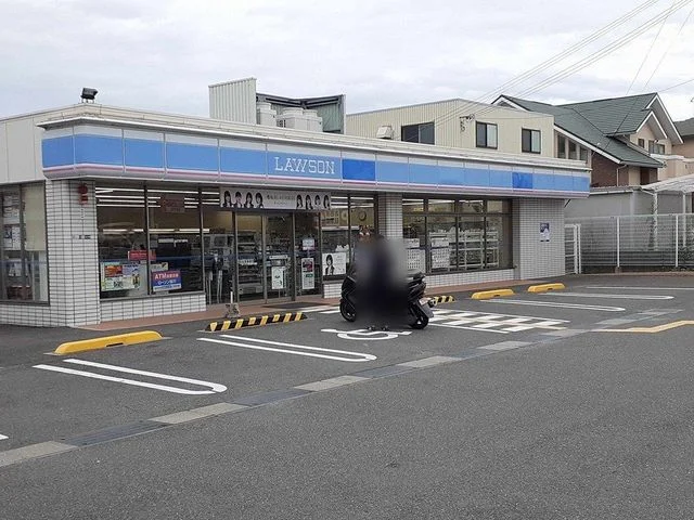 ローソン様まで450m