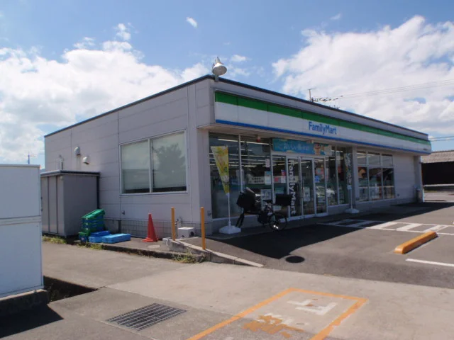 ファミリーマート善通寺原田店まで1000m