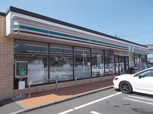 セブンイレブン　養護学校前店まで750m