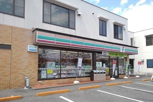 セブンイレブン甲府国母店まで500m