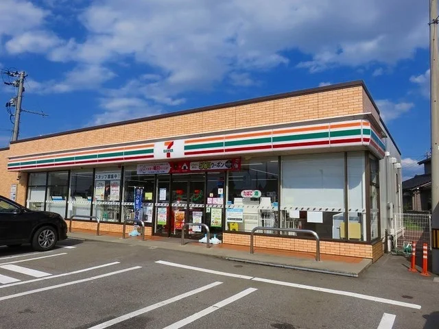 セブンイレブンまで800m