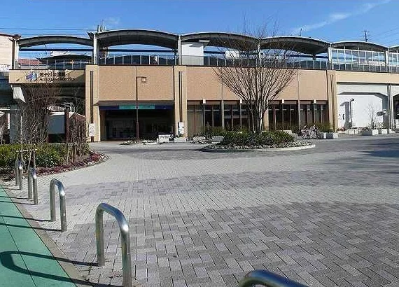 あおなみ線　荒子川公園駅まで2300m