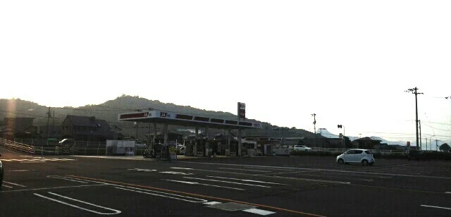 ガソリンスタンドさんまで100m