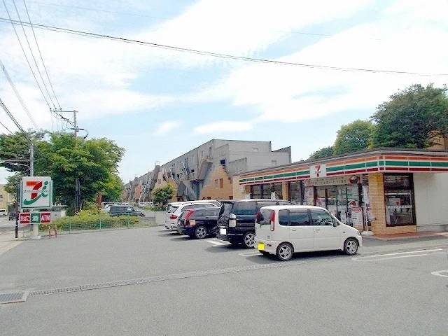 セブンイレブン　新地団地前店まで400m