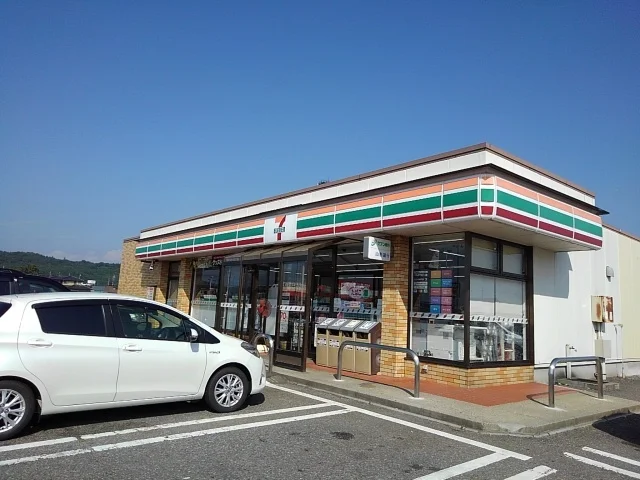 セブンイレブン平田飛鳥店まで400m