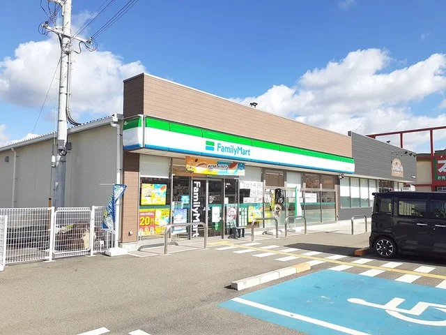 ファミリーマート打田上野店様まで1497m