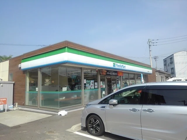 ファミリーマート丸亀土居町店まで350m