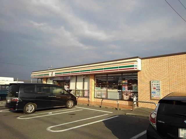 セブンイレブン 四日市生桑町店まで800m
